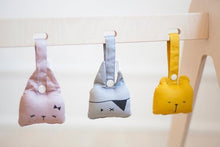 Load image into Gallery viewer, Fabelab Rattle Bunny Rose
