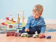 Load image into Gallery viewer, Le Toy Van London Car Set
