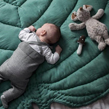 Load image into Gallery viewer, Nofred Leaf Blanket in Green
