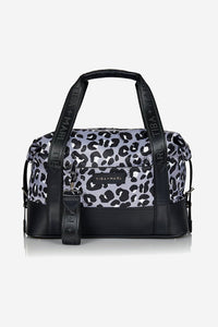 Tiba and Marl Felix Holdall in Mono Leopard